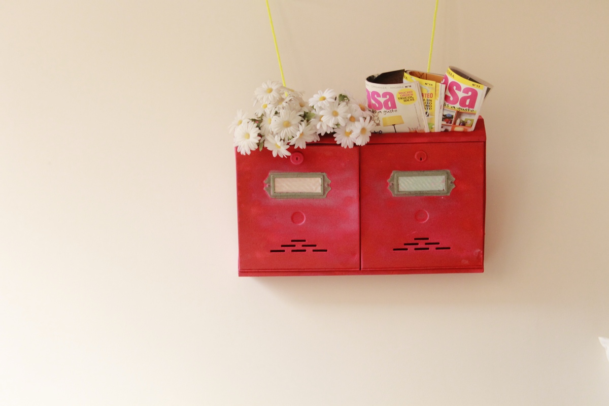 Convertir un buzón antiguo en un revistero