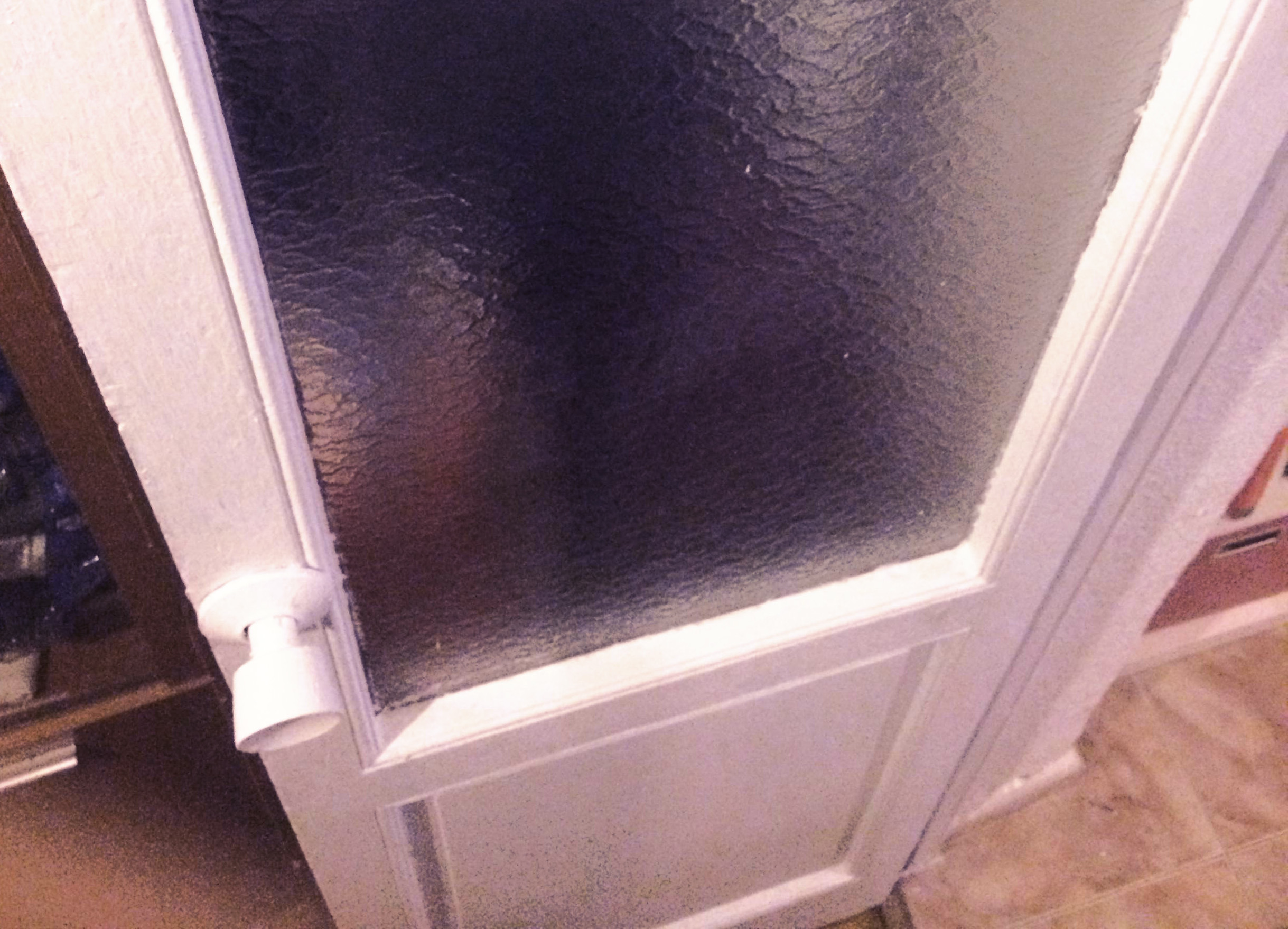 Pintar en blanco una puerta barnizada