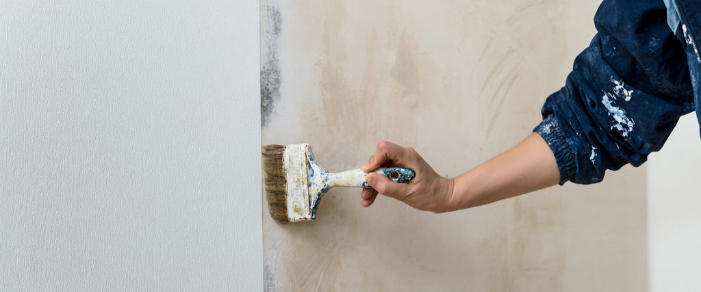 Como colocar vinilo decorativo en una pared con estuco o gotelé