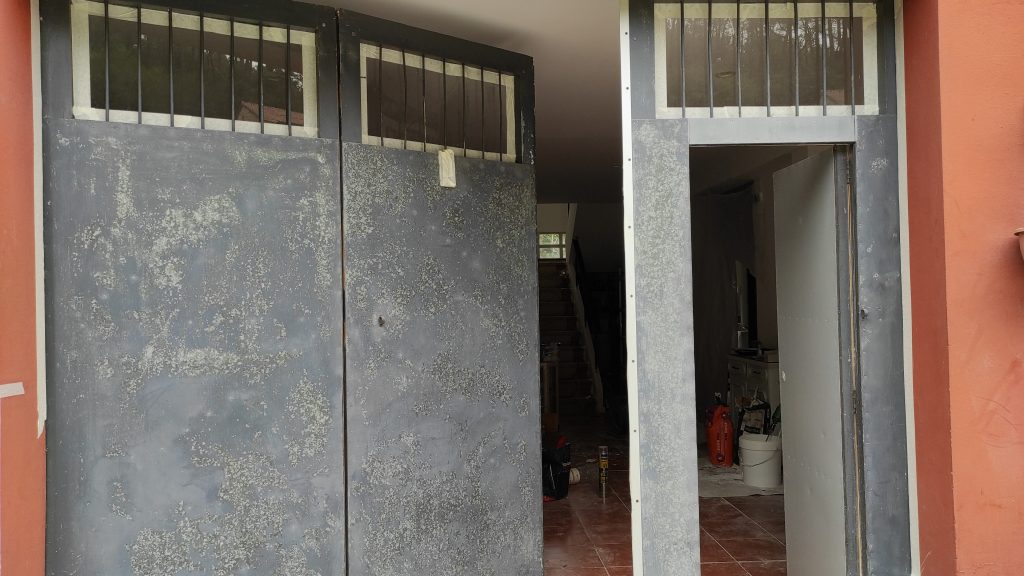 Restauración de una puerta de garaje | Bricopared | Beissier