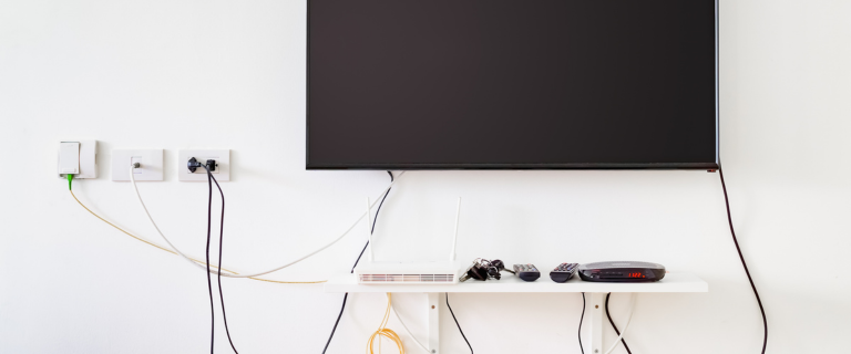 Ocultar tuberías y cables sin obras