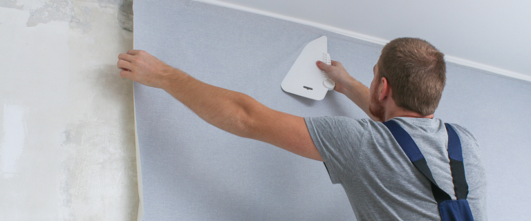 Cómo colocar papel pintado en una pared con gotelé
